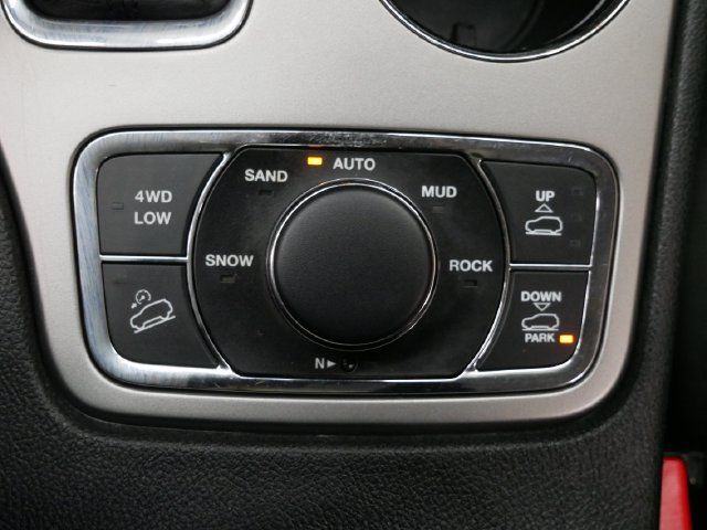 Used 2017 Jeep Grand Cherokee Summit AWD/4WD image 23