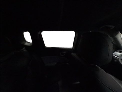 New 2026 Jeep Compass Latitude image 36