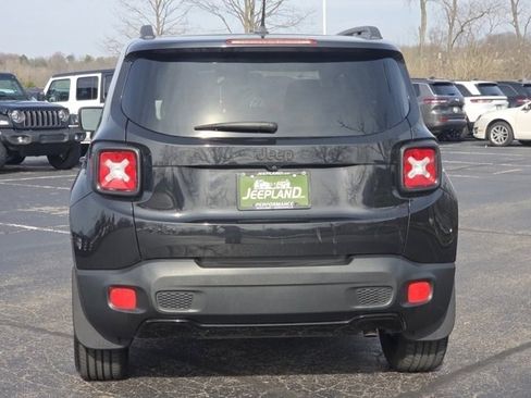Used 2016 Jeep Renegade Latitude image 22