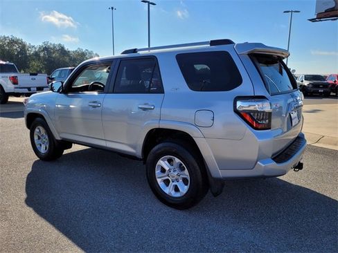Used 2019 Toyota 4Runner SR5 image 9