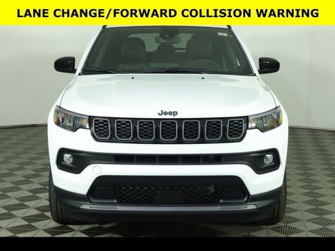 New 2026 Jeep Compass Latitude image 7