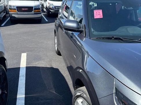 Used 2024 Kia Soul LX w/ Option Group 015 FWD image 4