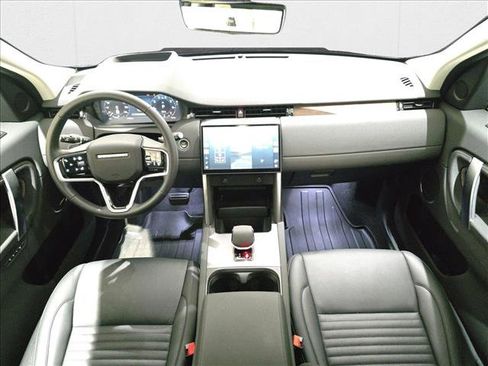 Used 2024 Land Rover Discovery Sport S image 9