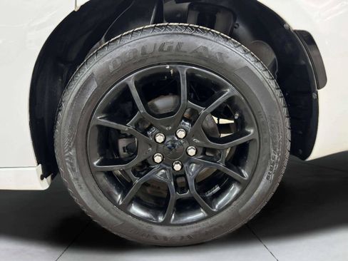 Used 2017 Dodge Charger SXT w/ AWD Plus Group image 58