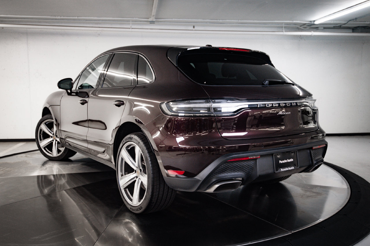 Certified 2026 Porsche Macan AWD/4WD image 3
