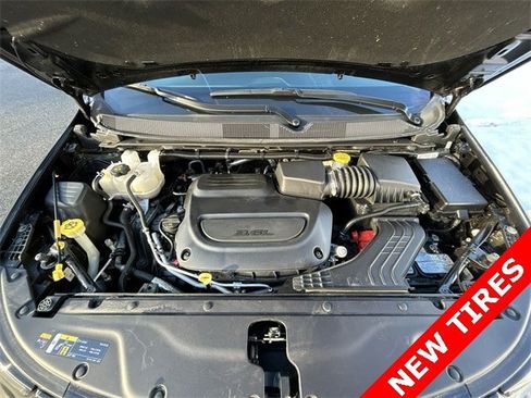 Certified 2024 Chrysler Pacifica Touring-L image 14