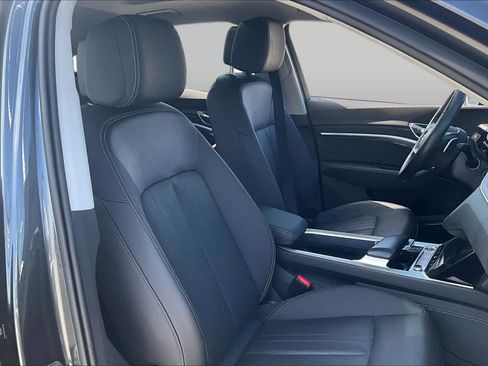 Used 2021 Audi e-tron Premium Plus w/ Premium Plus Package AWD/4WD image 8