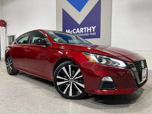 Used 2021 Nissan Altima 2.5 SR image 2
