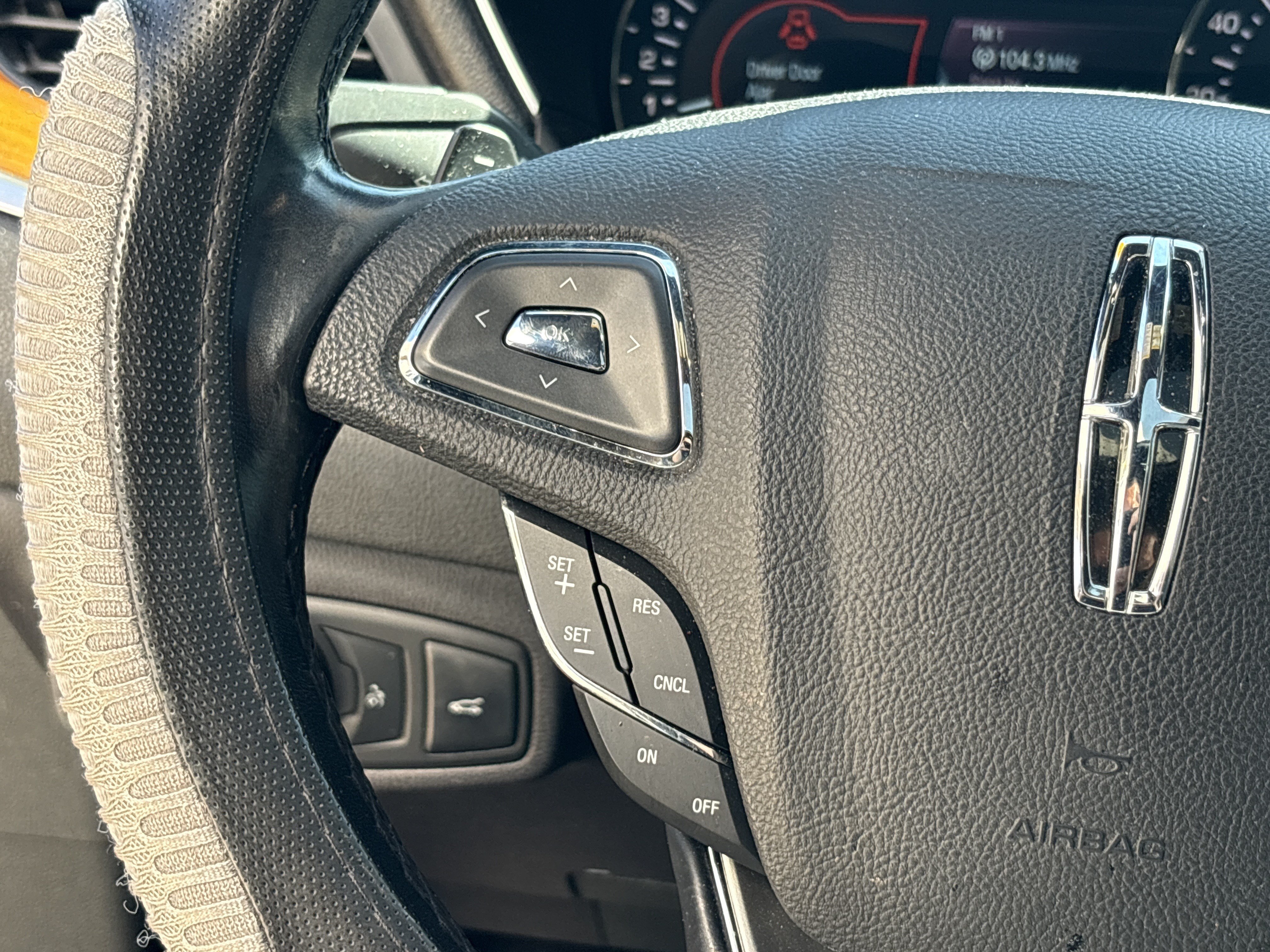 Used 2017 Lincoln MKC Reserve AWD/4WD image 19