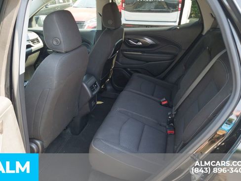 Used 2024 GMC Terrain SLE AWD/4WD image 17