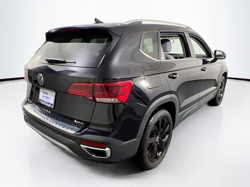 Used 2022 Volkswagen Taos SE image 5
