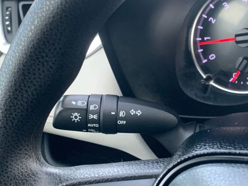 Used 2019 Toyota RAV4 XLE image 19