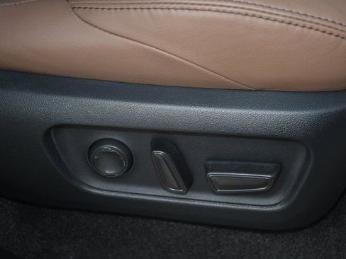 Used 2025 Toyota 4Runner Limited AWD/4WD image 16