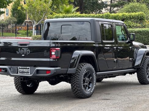 New 2025 Jeep Gladiator Willys image 3