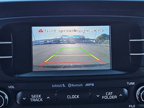 Used 2016 Kia Soul + image 23