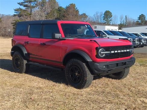 Used 2022 Ford Bronco Wildtrak image 15