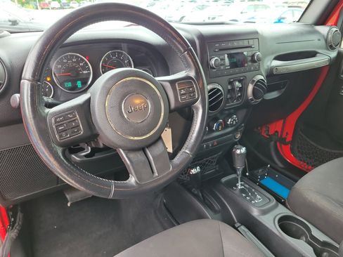 Used 2015 Jeep Wrangler Unlimited Sport w/ Quick Order Package 24S AWD/4WD image 2