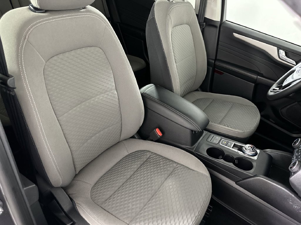 Used 2021 Ford Escape SE w/ SE Sport Appearance Package AWD/4WD image 31