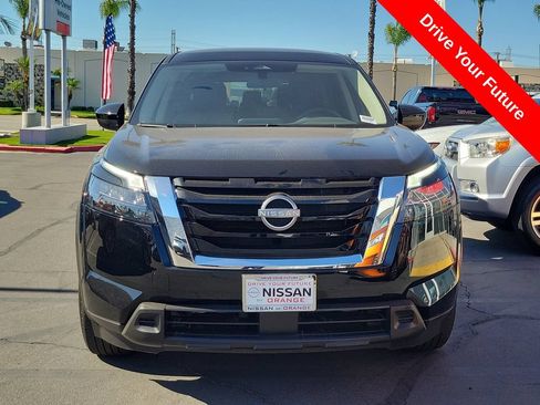 Used 2025 Nissan Pathfinder S FWD image 31