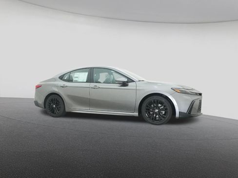 New 2026 Toyota Camry SE image 28