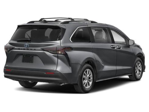 New 2026 Toyota Sienna LE FWD image 2