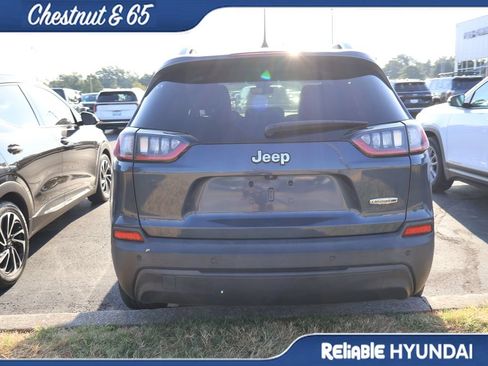 Used 2021 Jeep Cherokee Latitude Plus FWD image 18