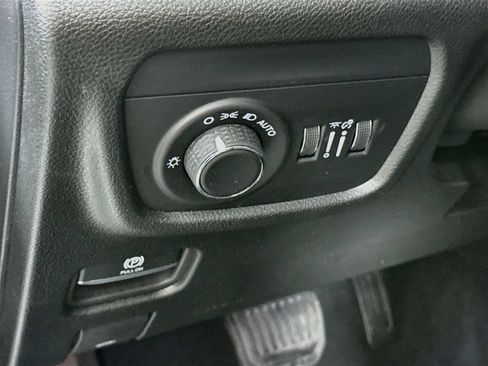Used 2025 Jeep Grand Cherokee Laredo X AWD/4WD image 18