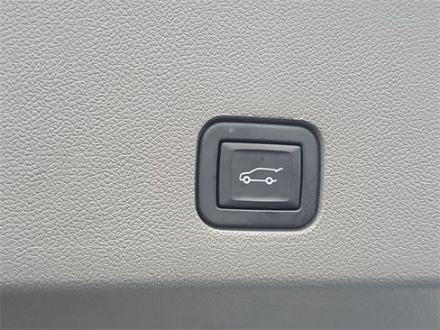 Certified 2024 Cadillac XT6 Premium Luxury w/ LPO, Floor Liner Package image 9