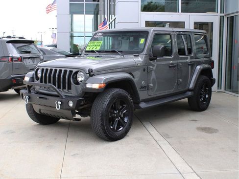 Certified 2021 Jeep Wrangler Unlimited Sahara AWD/4WD image 3