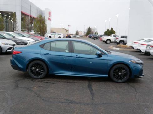 Certified 2025 Toyota Camry SE image 4