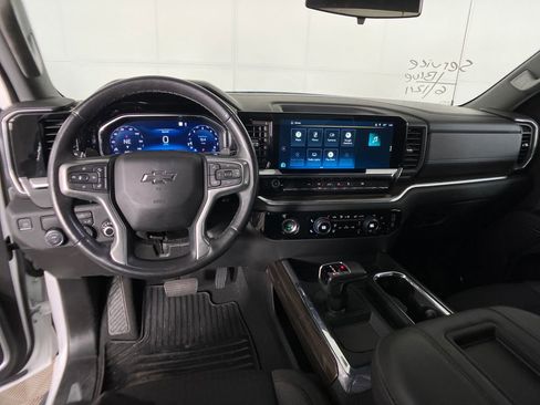 Used 2022 Chevrolet Silverado 1500 RST image 7