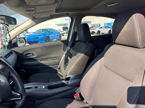 Used 2018 Honda HR-V EX image 14