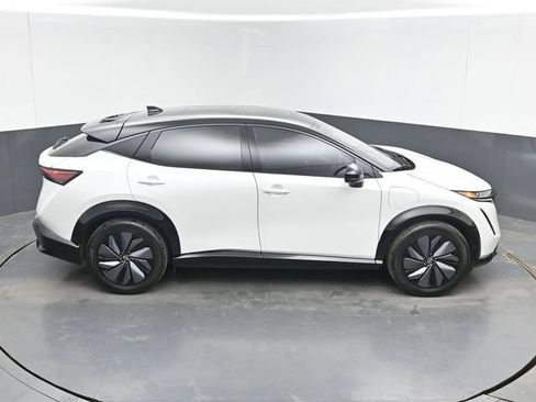 Used 2023 Nissan Ariya AWD image 42