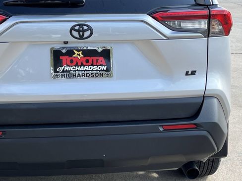 Used 2024 Toyota RAV4 LE FWD image 6