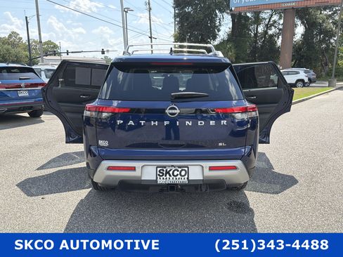 Used 2023 Nissan Pathfinder SL w/ SL Premium Package FWD image 32