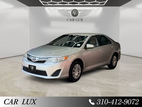 Used 2012 Toyota Camry LE FWD image 1