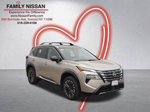 Certified 2025 Nissan Rogue Platinum AWD/4WD image 1