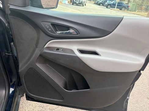 Used 2021 Chevrolet Equinox LT FWD image 26