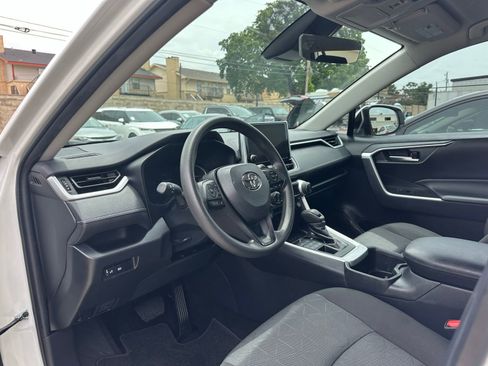 Used 2023 Toyota RAV4 XLE AWD/4WD image 6