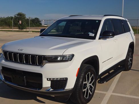 Certified 2025 Jeep Grand Cherokee L Limited RWD image 7