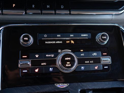 Used 2018 Lincoln Navigator Select w/ Technology Package image 38