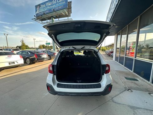 Used 2018 Subaru Outback 3.6R Limited AWD/4WD image 9
