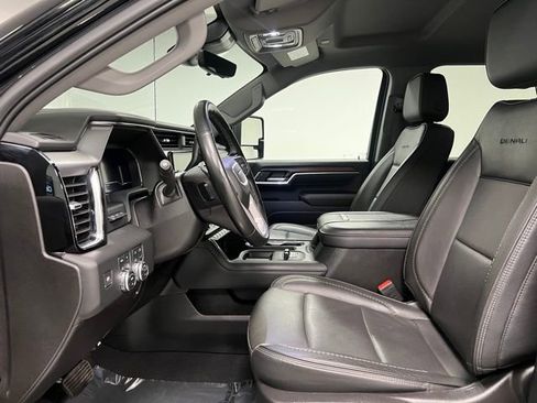 Used 2024 GMC Sierra 2500 Denali w/ Technology Package image 18