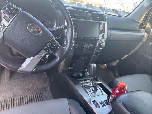 Used 2022 Toyota 4Runner SR5 Premium w/ Moonroof Package AWD/4WD image 10