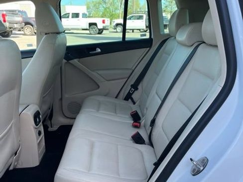Used 2017 Volkswagen Tiguan Wolfsburg Edition FWD image 31