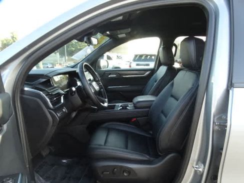 Used 2024 GMC Acadia Elevation w/ Black Edition image 18