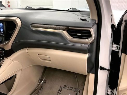 Used 2022 GMC Acadia Denali w/ Trailering Package image 16