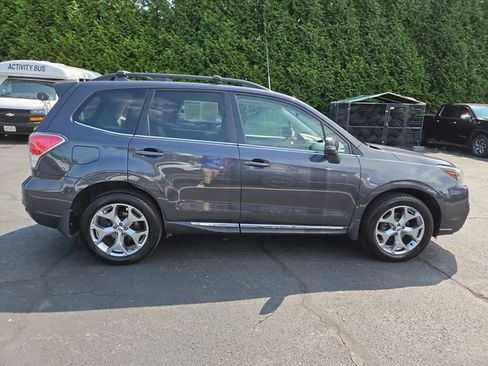 Used 2017 Subaru Forester 2.5i Touring AWD/4WD image 8