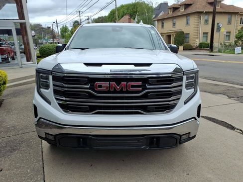Used 2025 GMC Sierra 1500 SLT AWD/4WD image 2