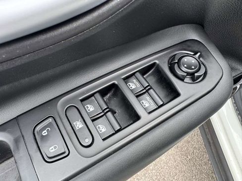 Used 2020 Jeep Renegade Altitude image 24